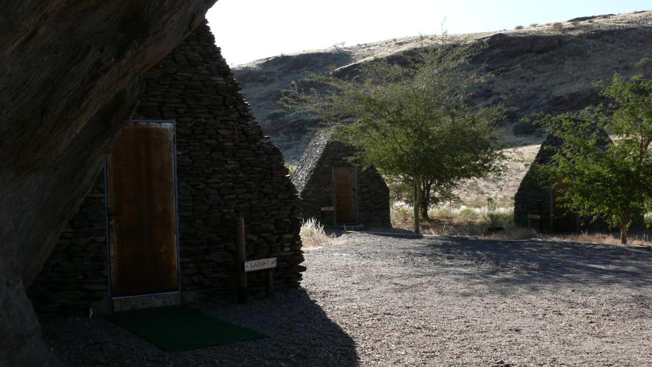 Rooiklip Camp Flintstone Apartment Ngoại thất bức ảnh
