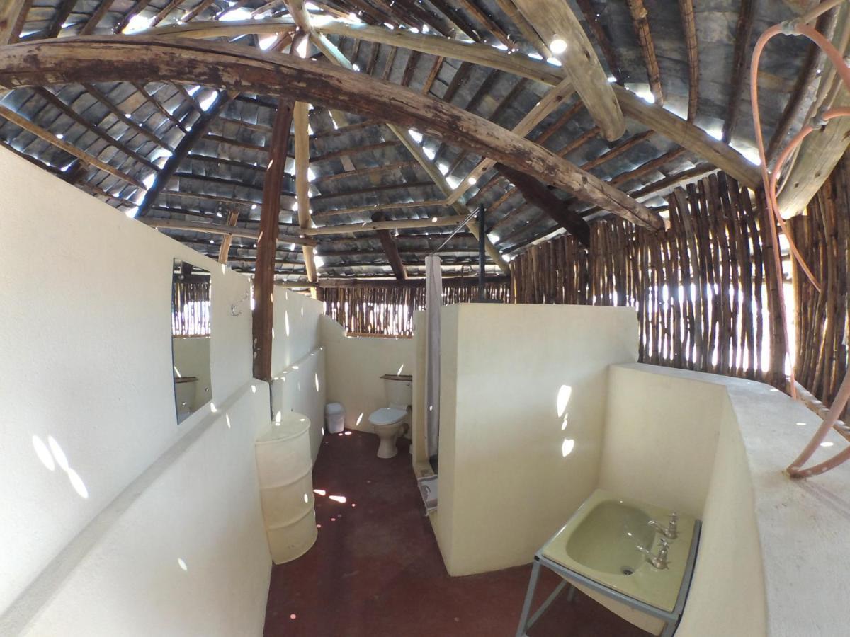 Rooiklip Camp Flintstone Apartment Ngoại thất bức ảnh