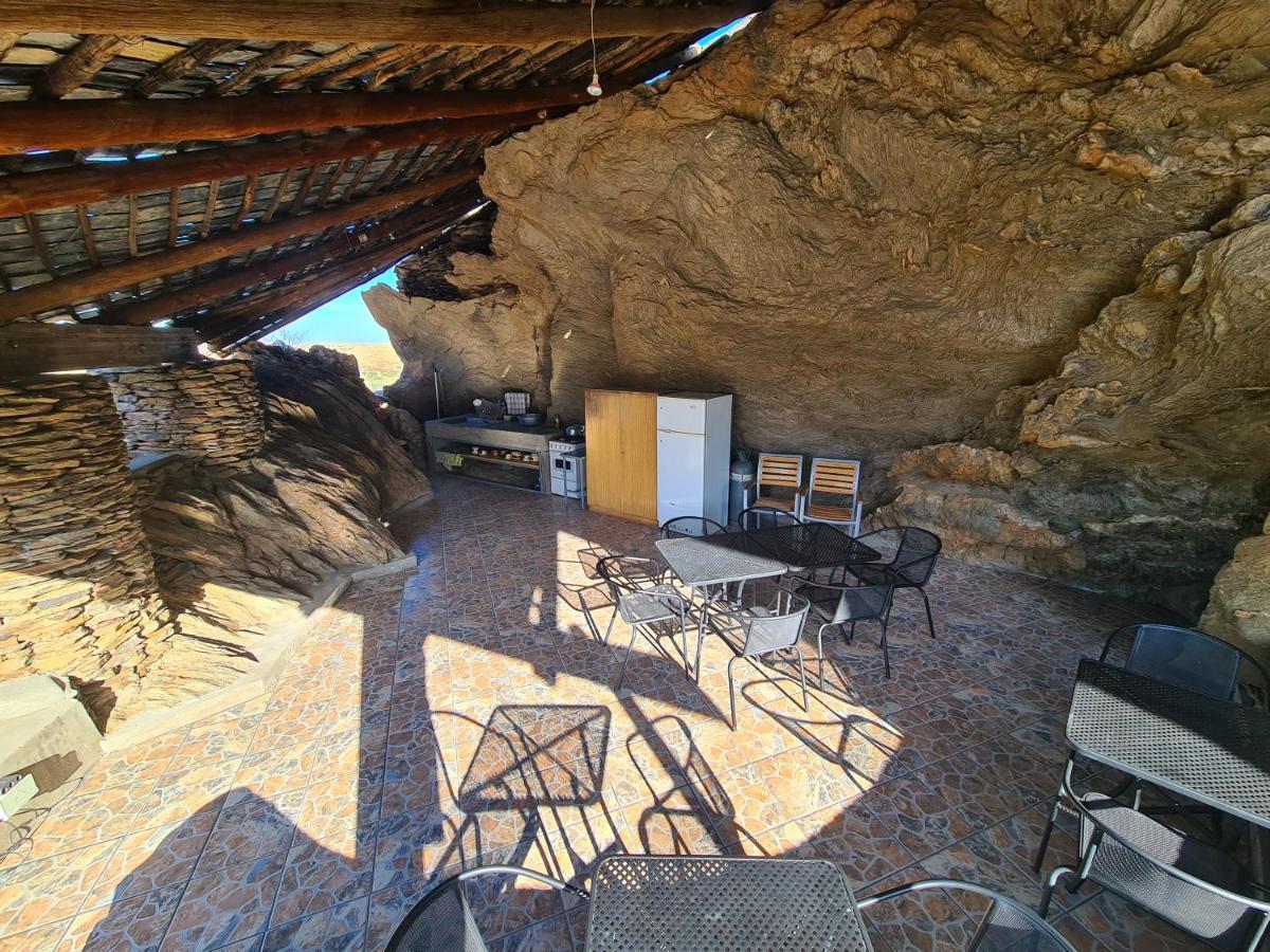 Rooiklip Camp Flintstone Apartment Ngoại thất bức ảnh