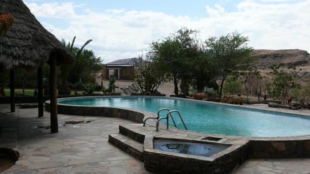 Rooiklip Camp Flintstone Apartment Ngoại thất bức ảnh