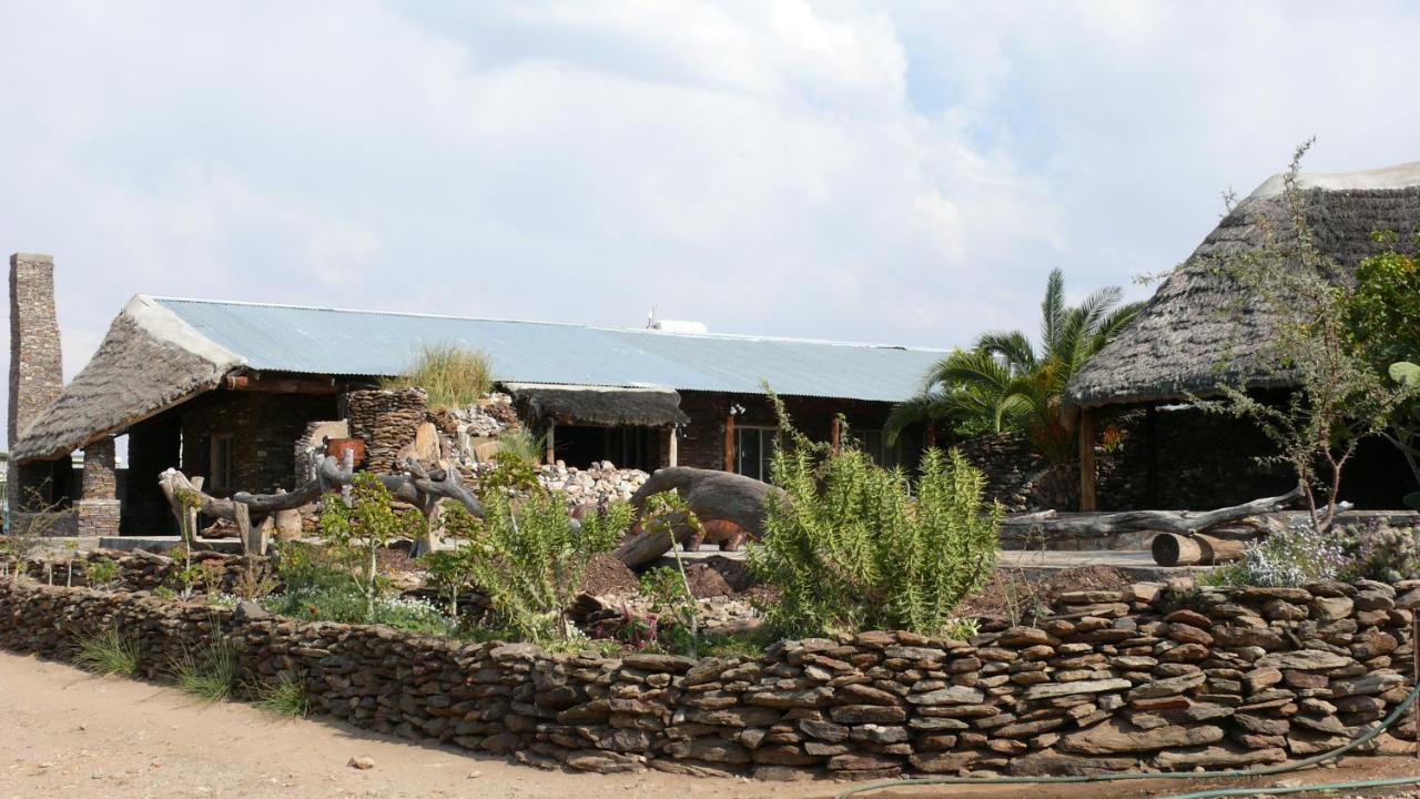 Rooiklip Camp Flintstone Apartment Ngoại thất bức ảnh