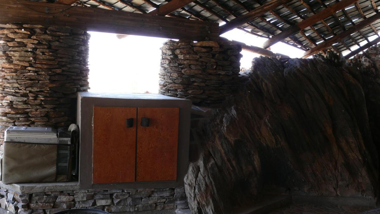 Rooiklip Camp Flintstone Apartment Ngoại thất bức ảnh
