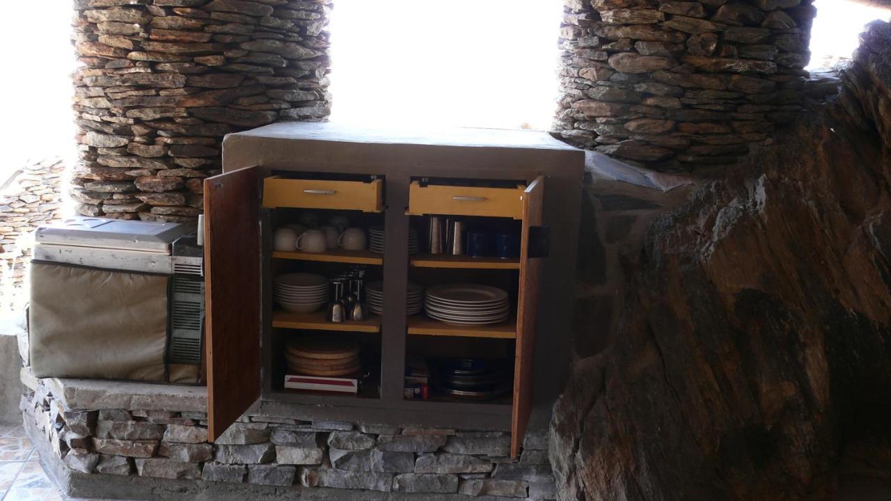 Rooiklip Camp Flintstone Apartment Ngoại thất bức ảnh