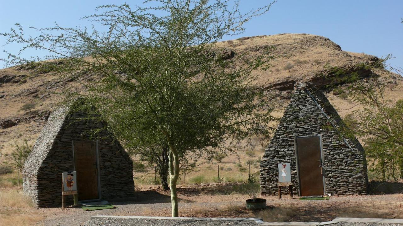 Rooiklip Camp Flintstone Apartment Ngoại thất bức ảnh