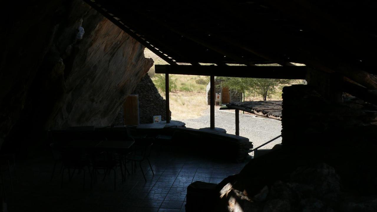 Rooiklip Camp Flintstone Apartment Ngoại thất bức ảnh